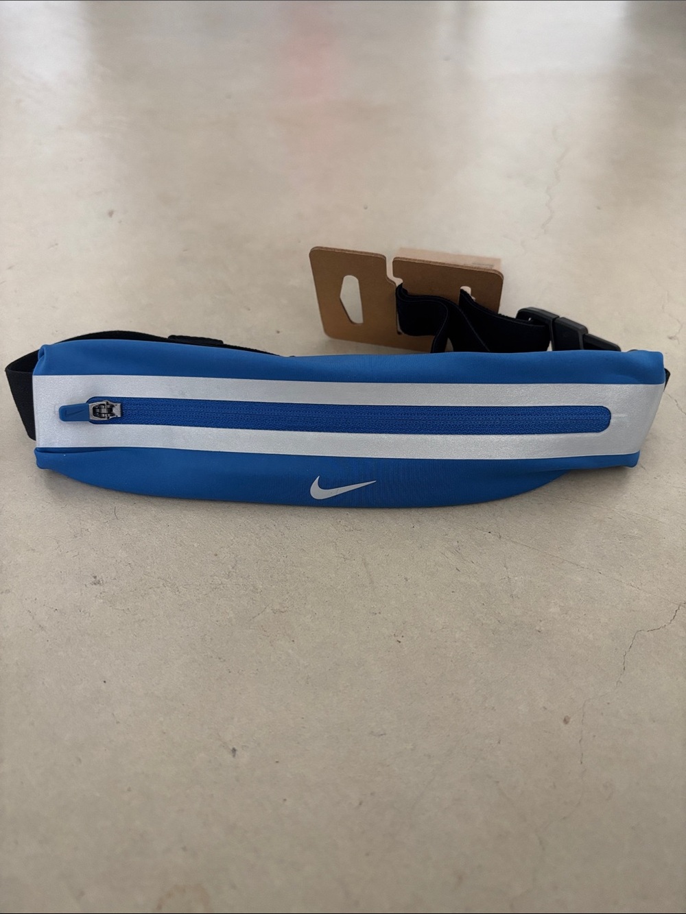 NWT Nike Slim Waist Pack Running Fanny Pack Belt Bag Stretchy Unisex, Reflective